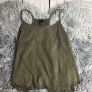 flowy RUE21 forest green crop top